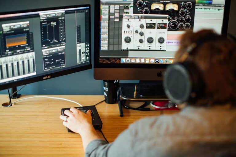 Resonate Recordings | Podcast Production Company