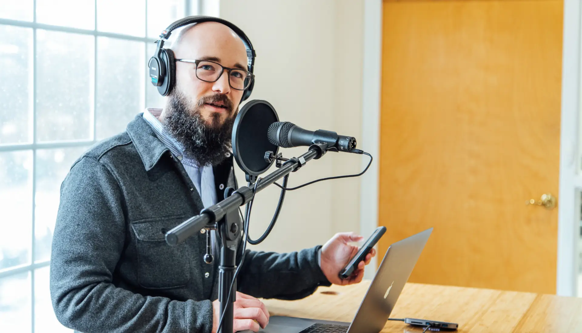 Top 10 Podcast Production Agencies for B2B Brands