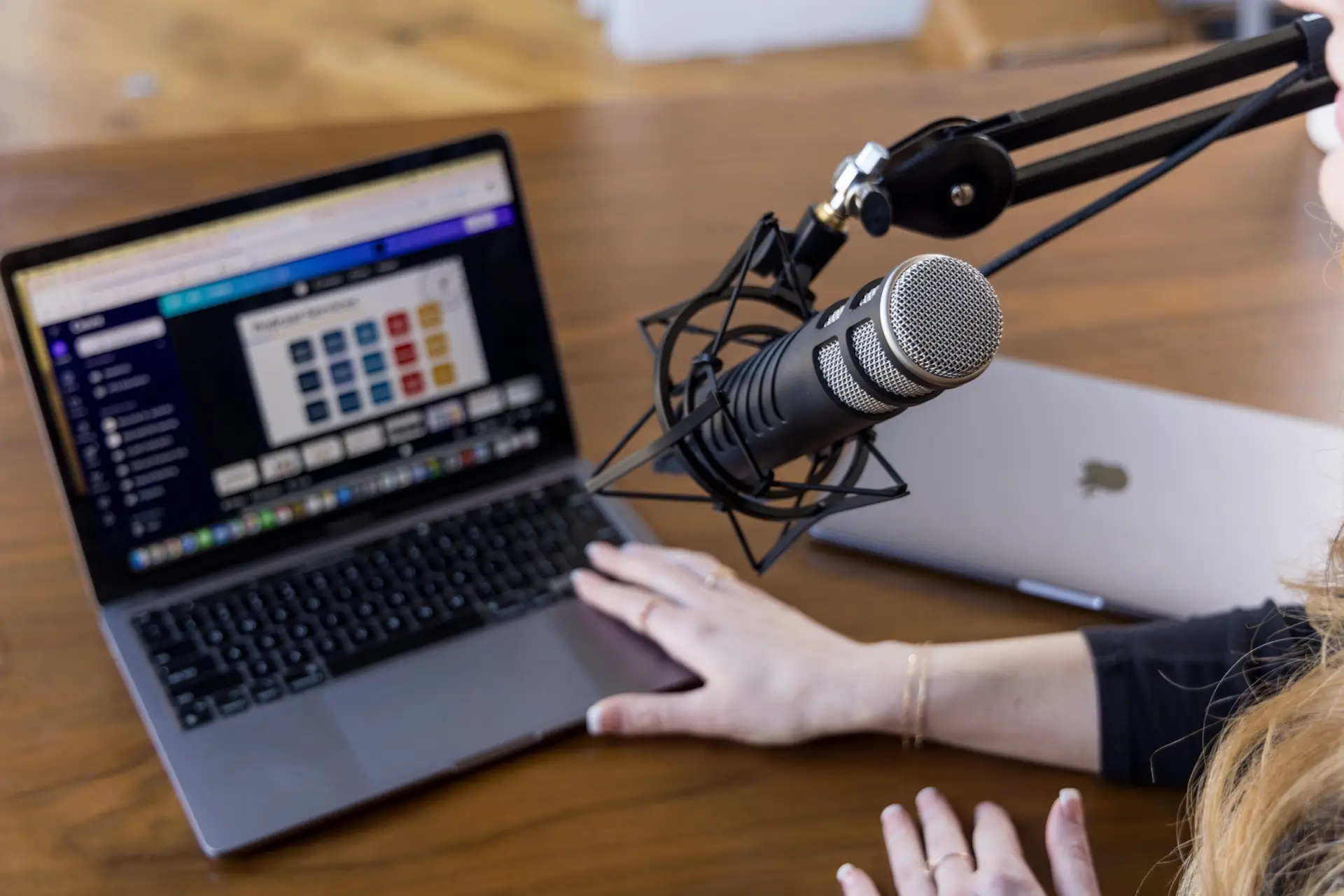 Top 10 Podcast Production Agencies for B2B Brands
